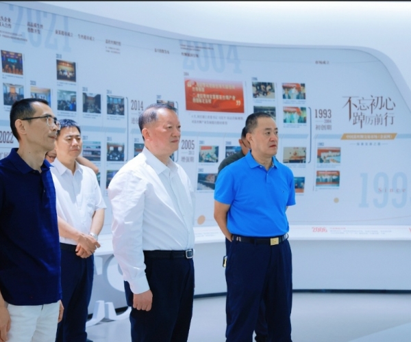 ?陈利多主席带队调研J9直营集团丝绸，赋能丝绸经典产业?